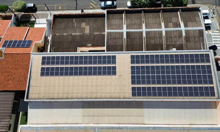 Projeto 17 de sistema fotovoltaico comercial instalado pela Fotovoltaica Rio Preto