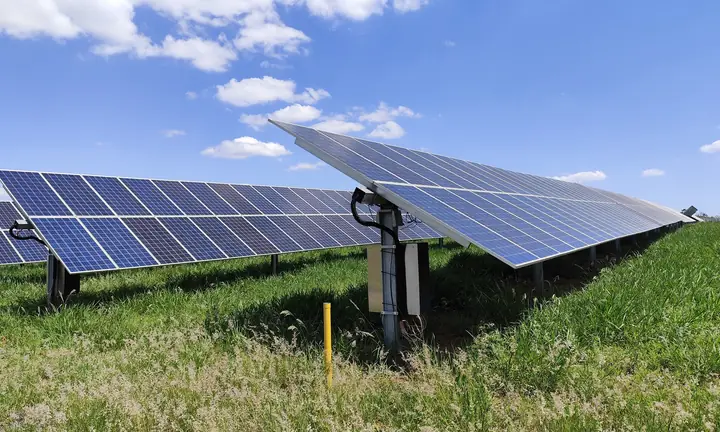 Projeto 4 de usina solar de investimento instalado pela Fotovoltaica Rio Preto