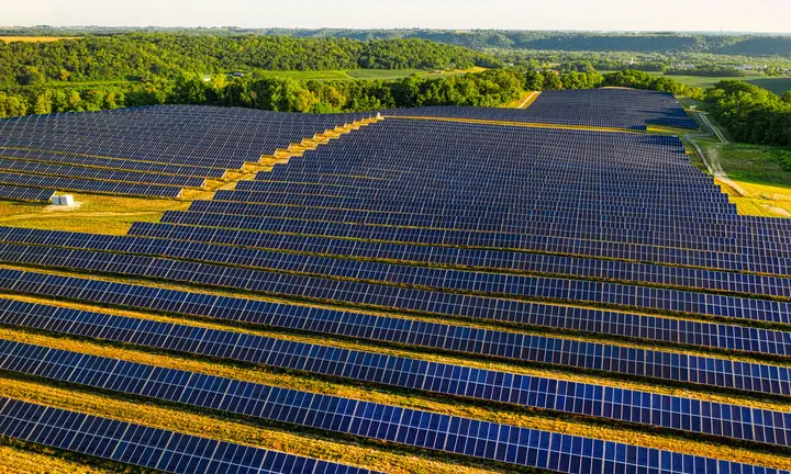 Projeto 5 de usina solar de investimento instalado pela Fotovoltaica Rio Preto